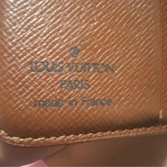 🧡Authentic Vintage Louis Vuitton compact lip fold bifold. EXcellent Condition!! - Picture 3 of 11